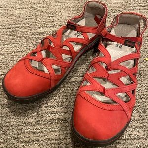 Women’s Red Jambu Shoes
